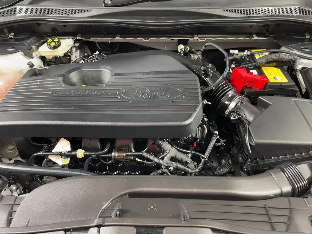 Photo '13' of Ford Escape