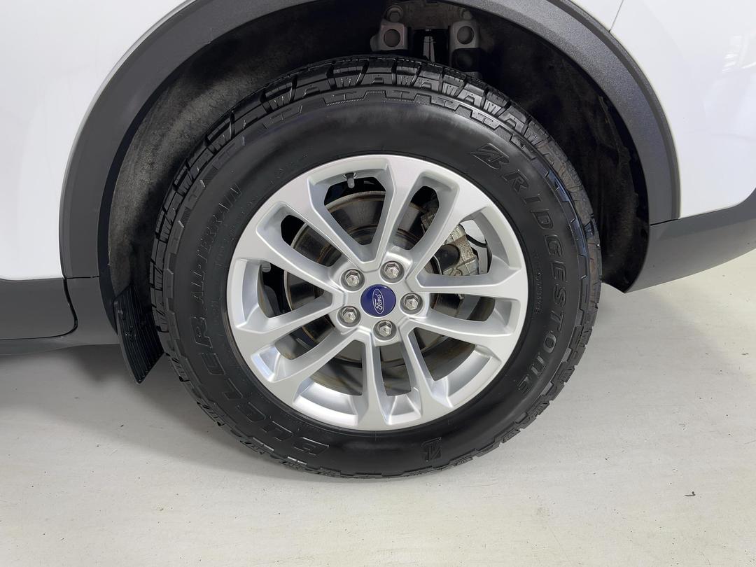 Photo '11' of Ford Escape