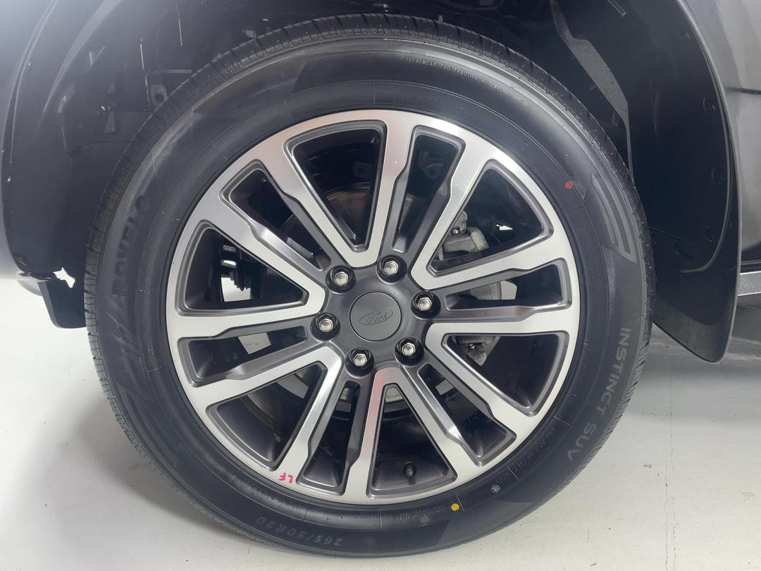 Photo '10' of Ford Everest