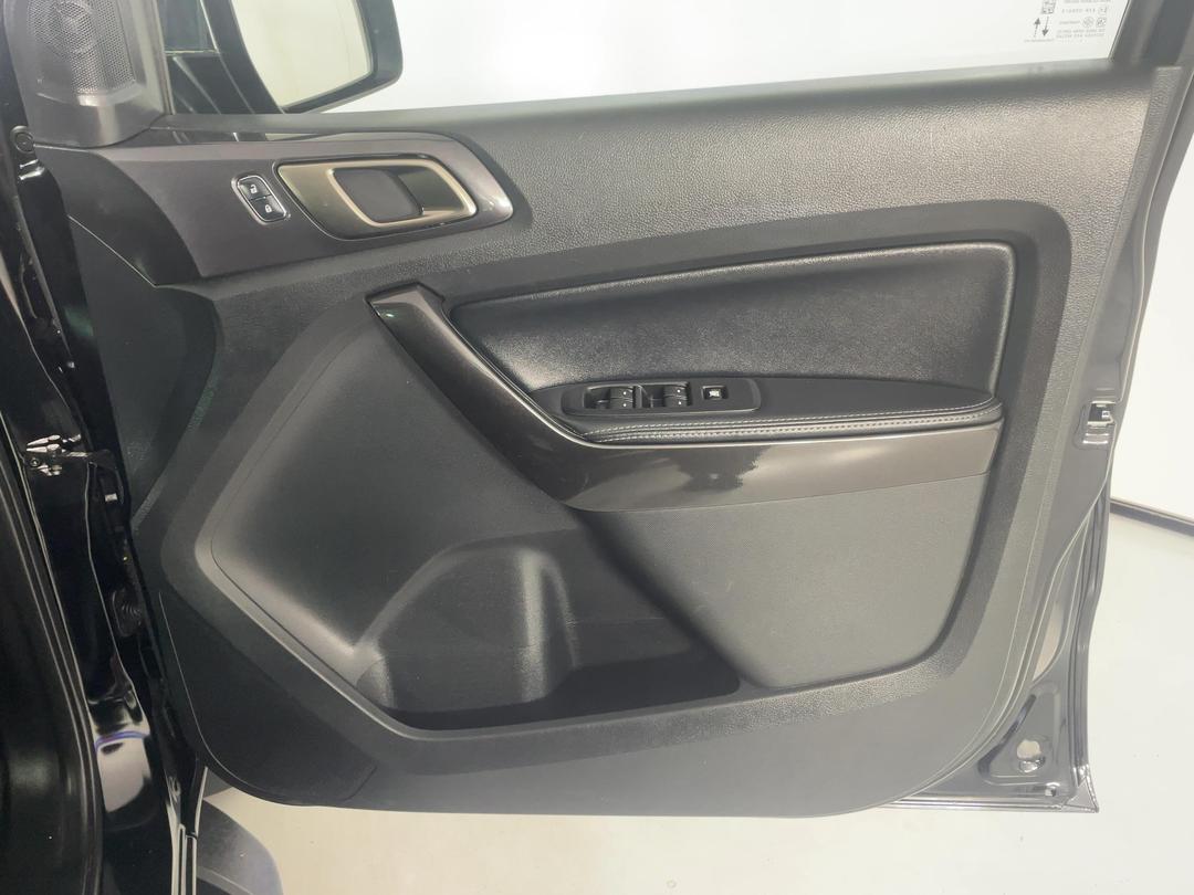 Photo '15' of Ford Everest