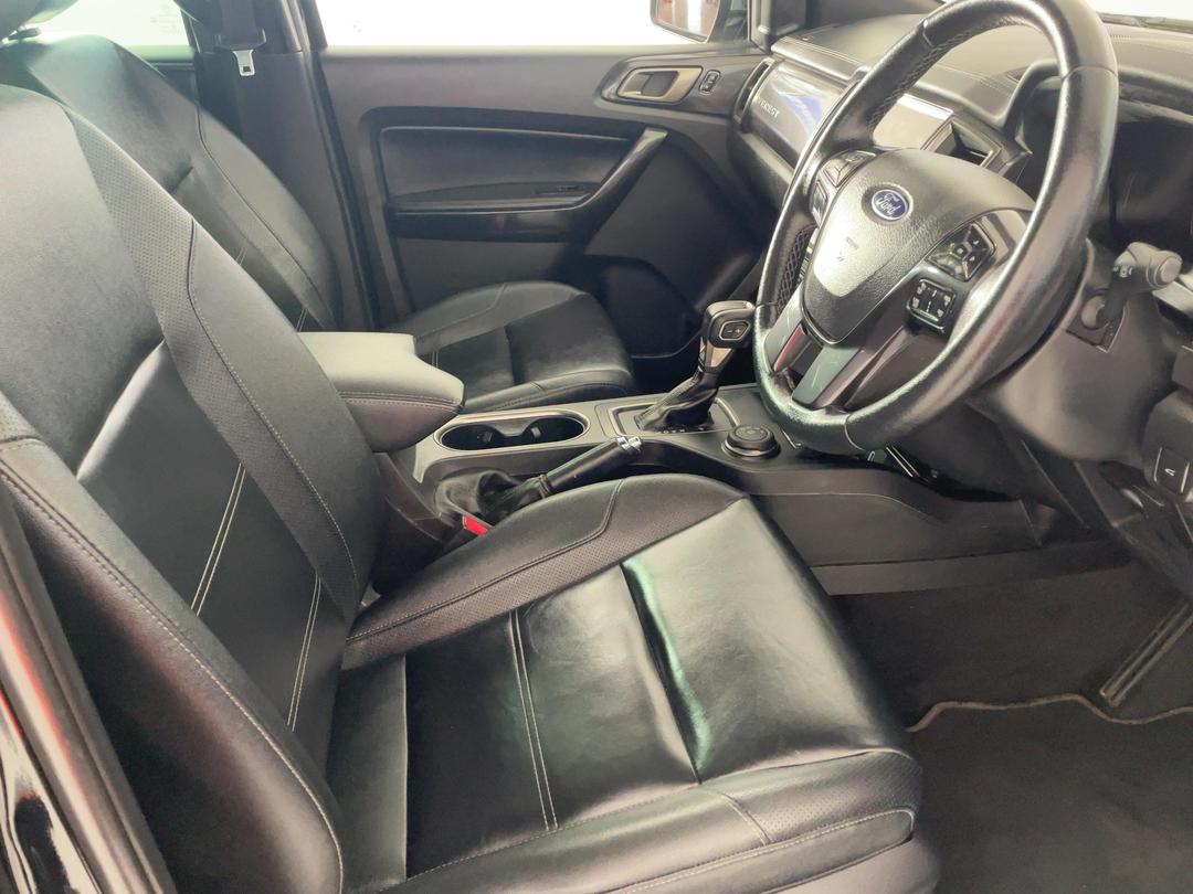 Photo '16' of Ford Everest