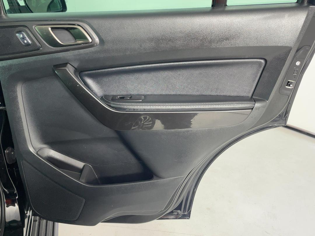 Photo '19' of Ford Everest