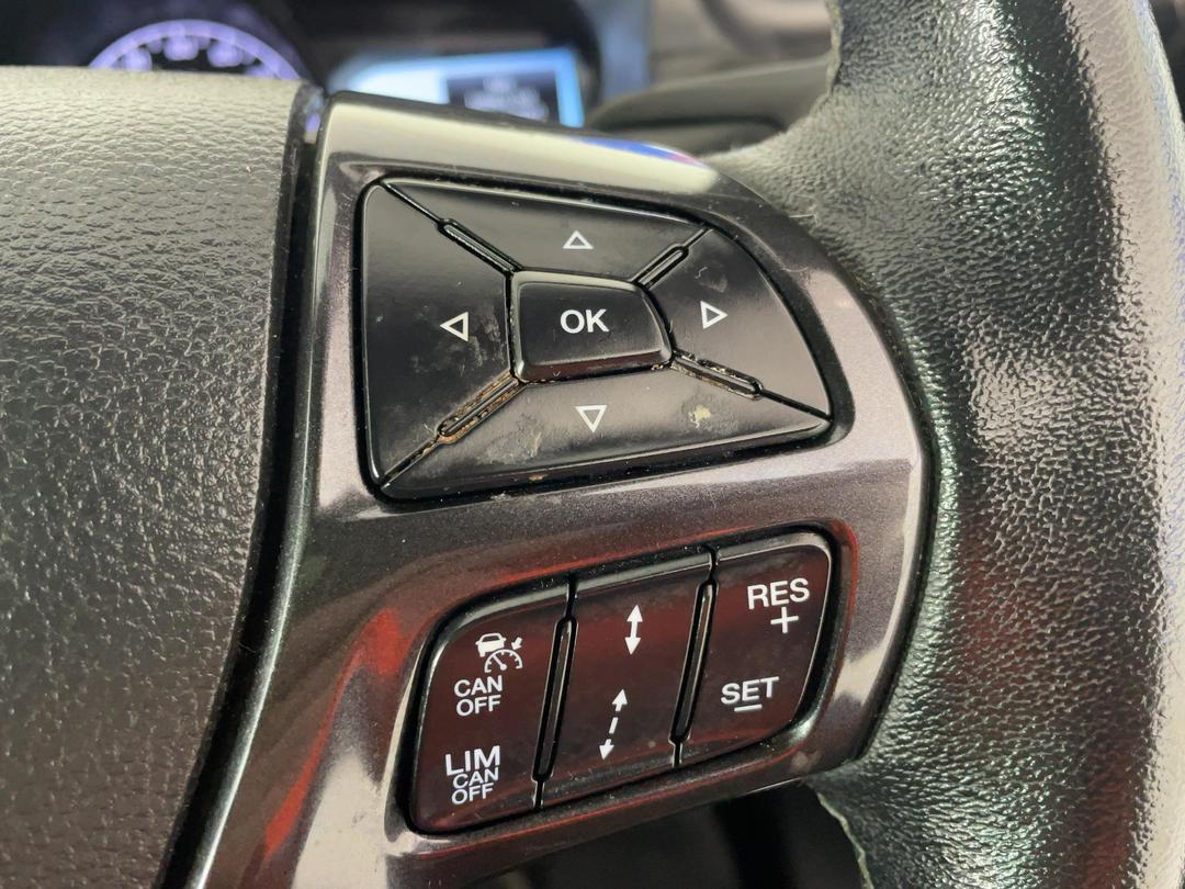 Photo '24' of Ford Everest