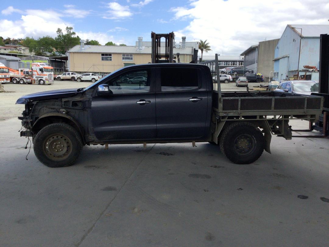 Photo '4' of Ford Ranger XLT Double CAB W/SA Photo '4' of Ford Ranger XLT Double CAB W/SA