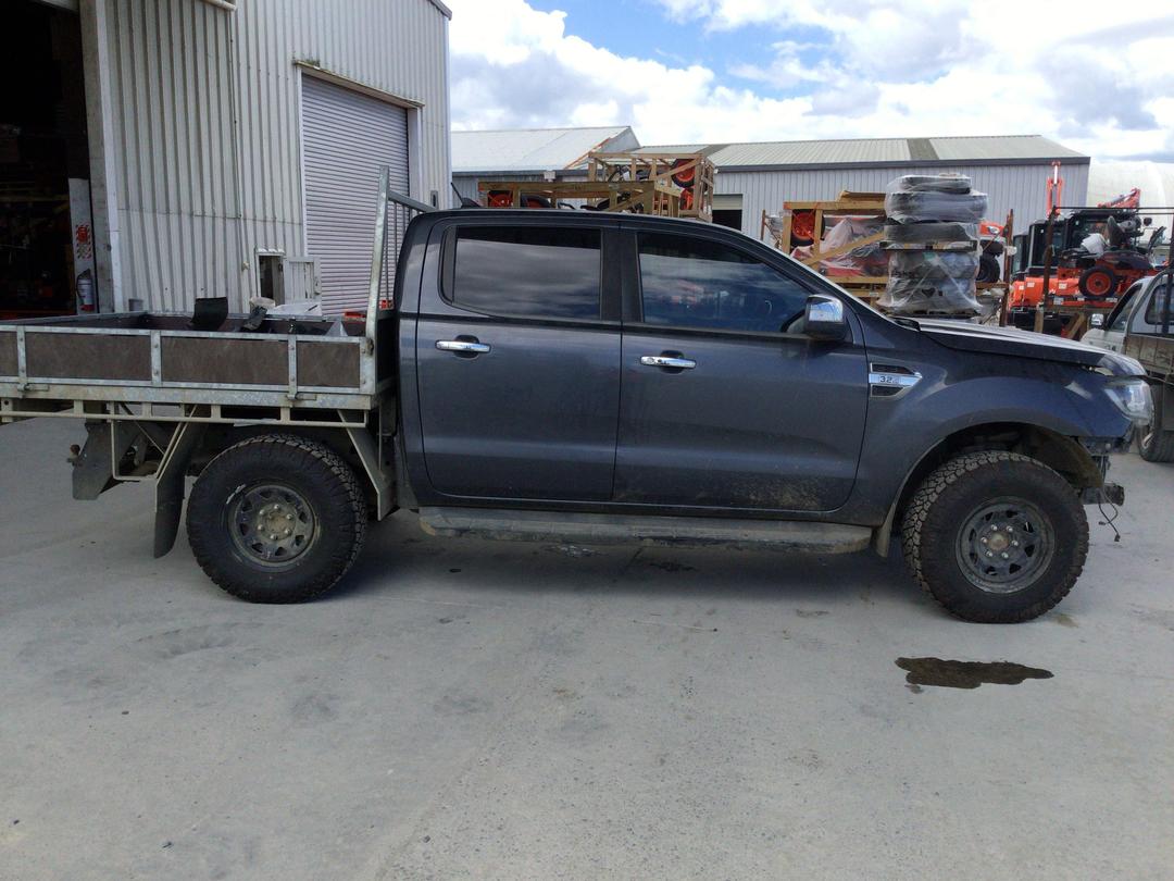 Photo '8' of Ford Ranger XLT Double CAB W/SA Photo '8' of Ford Ranger XLT Double CAB W/SA