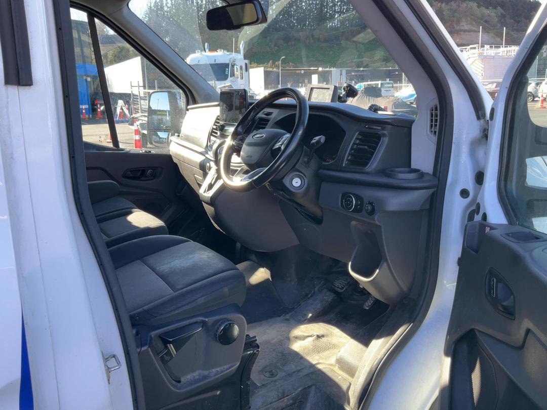 Photo '16' of Ford Transit Flat Deck