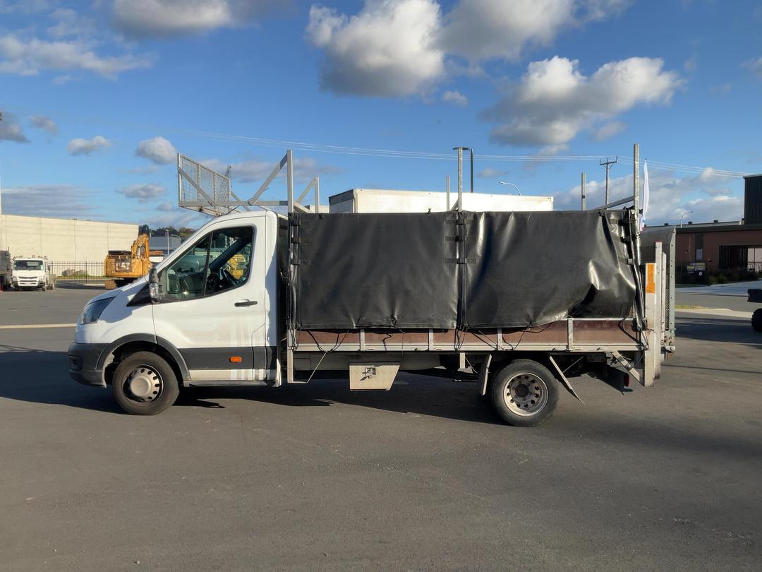 Photo '8' of Ford Transit Flat Deck