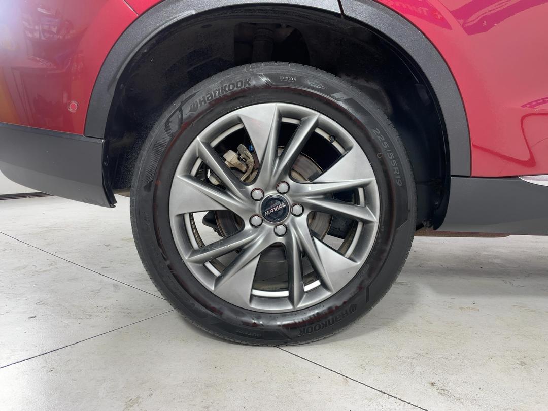 Photo '12' of Haval H6