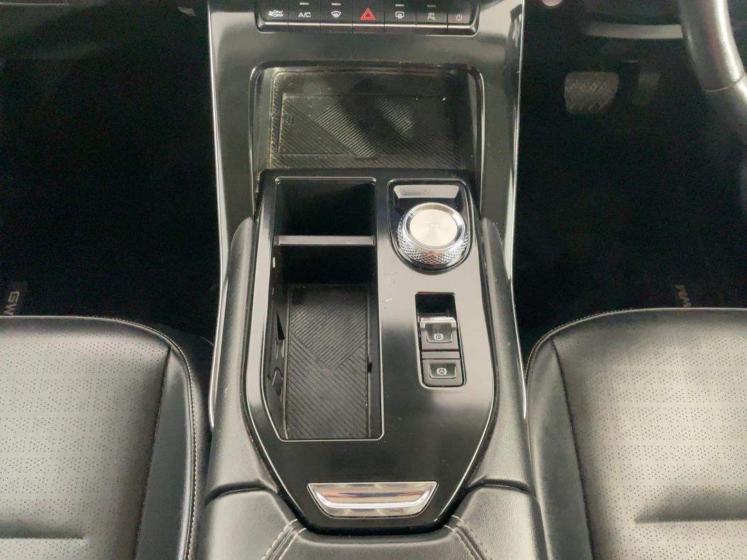 Photo '18' of Haval H6