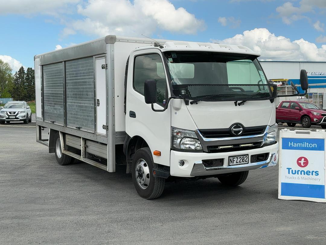 Photo '1' of Hino 300 XJC720R Bottle Body