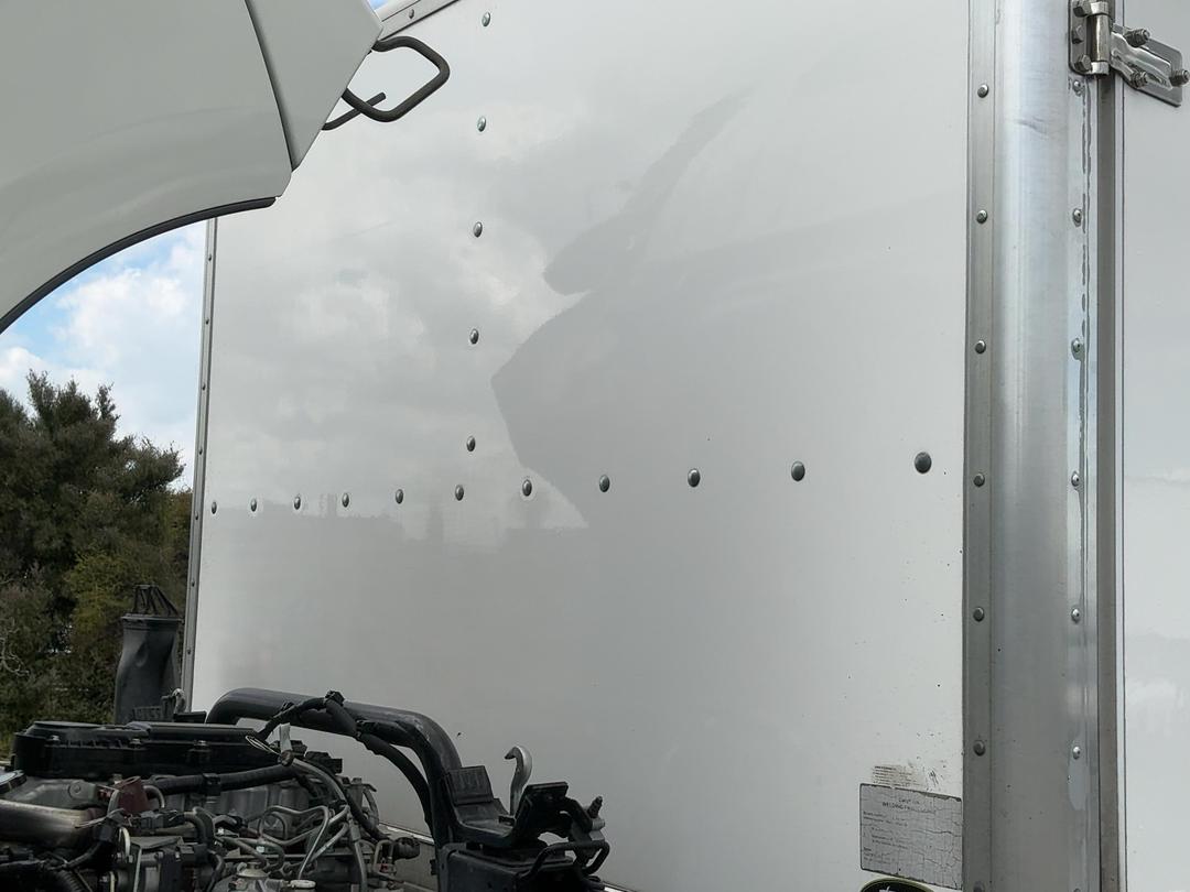 Photo '29' of Hino 300 XJC720R Bottle Body
