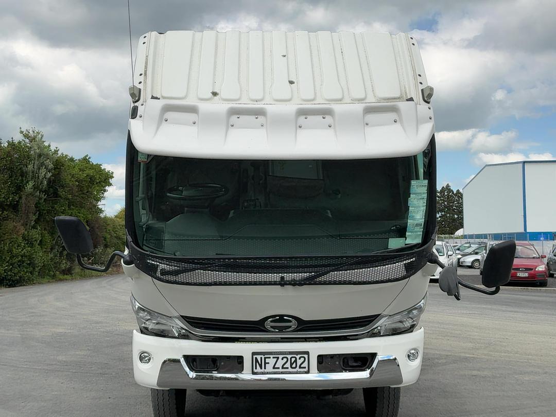 Photo '28' of Hino 300 XJC720R Bottle Body
