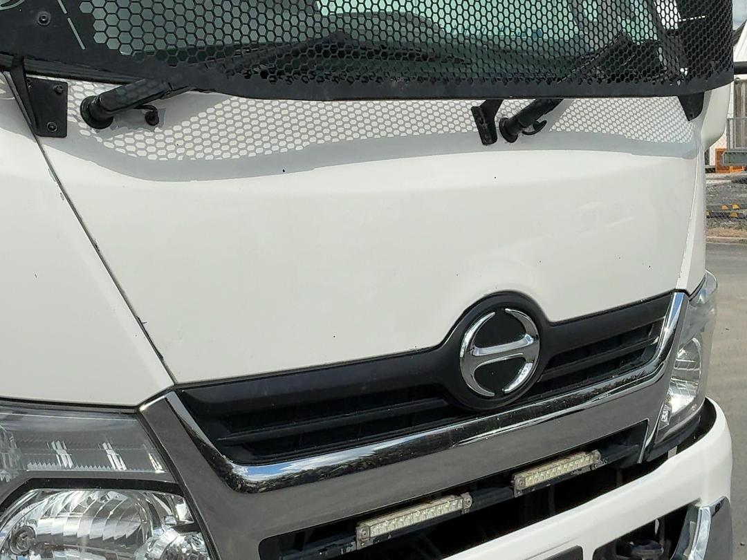 Photo '27' of Hino 300 XJC720R Bottle Body