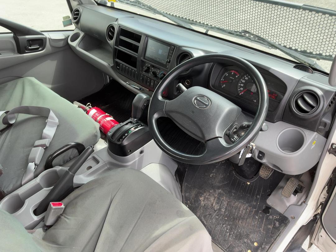 Photo '13' of Hino 300 XJC720R Bottle Body