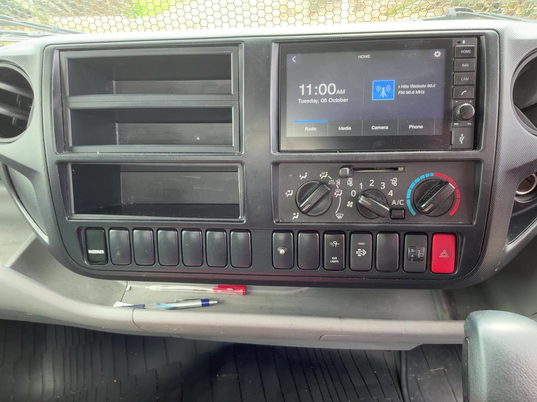 Photo '17' of Hino 300 XJC720R Bottle Body