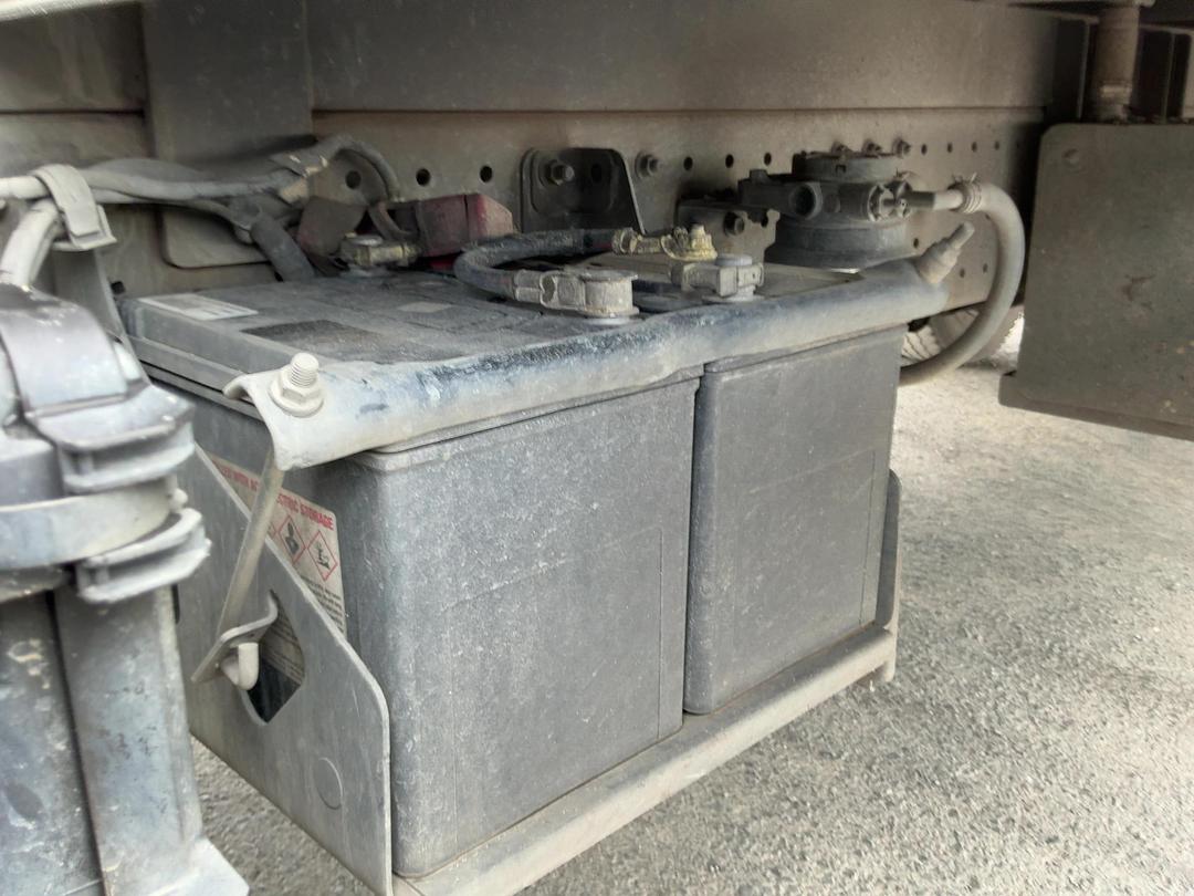 Photo '34' of Hino 300 XJC720R Bottle Body