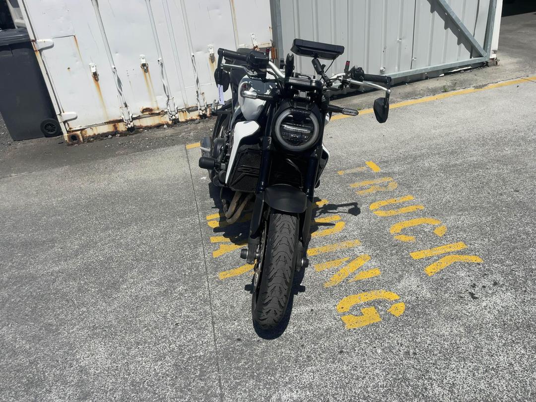 Photo '3' of Honda CB 1000R Photo '3' of Honda CB 1000R