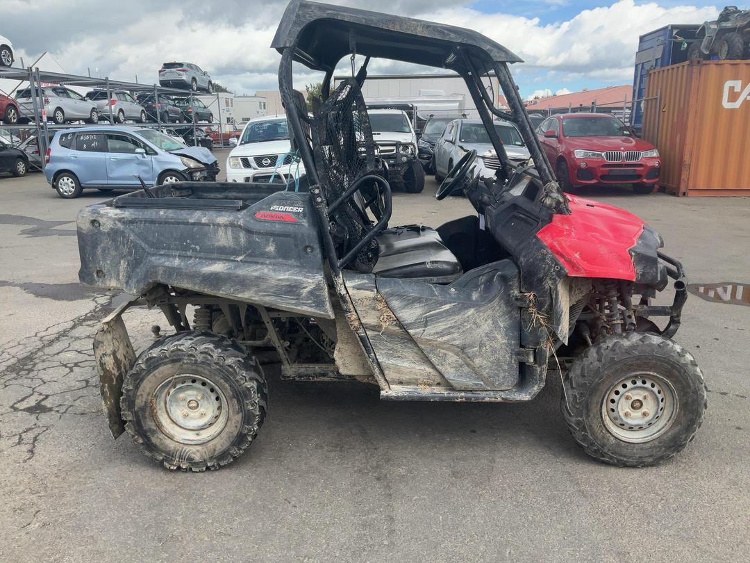 Photo '2' of Honda Pioneer 700