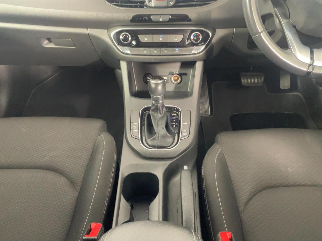 Photo '18' of Hyundai I30