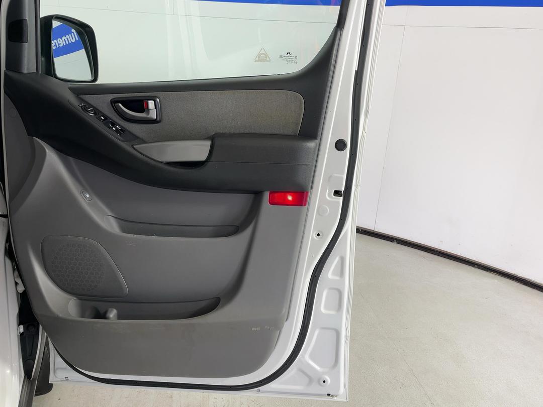 Photo '15' of Hyundai Imax