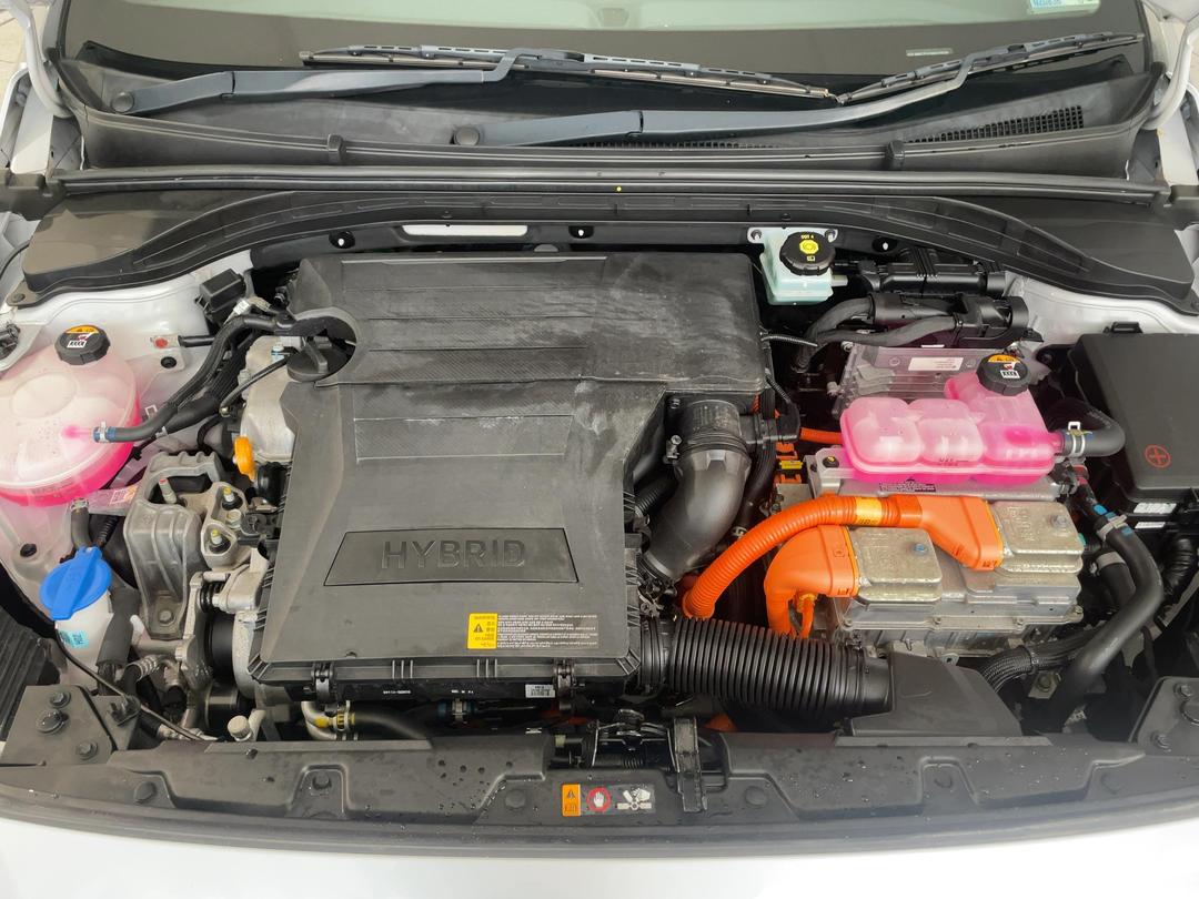 Photo '13' of Hyundai Ioniq