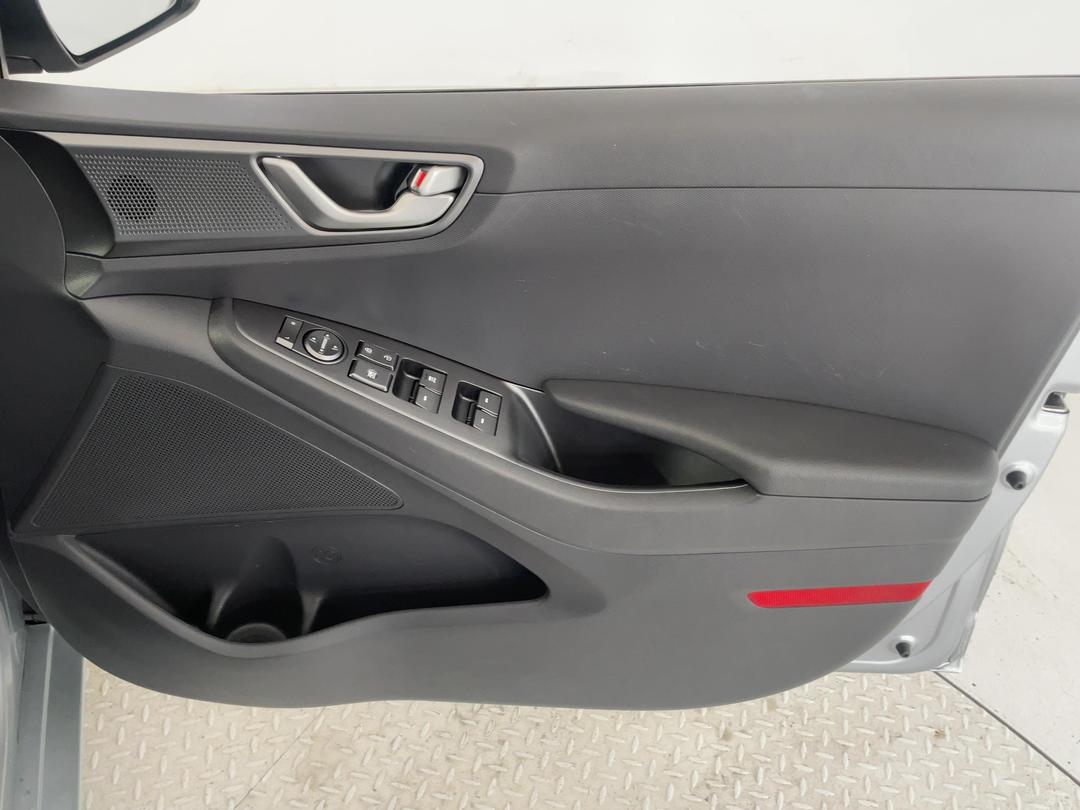 Photo '15' of Hyundai Ioniq