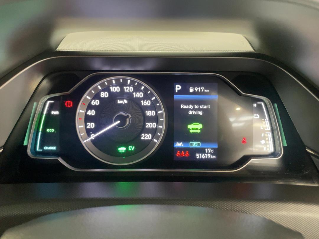 Photo '21' of Hyundai Ioniq