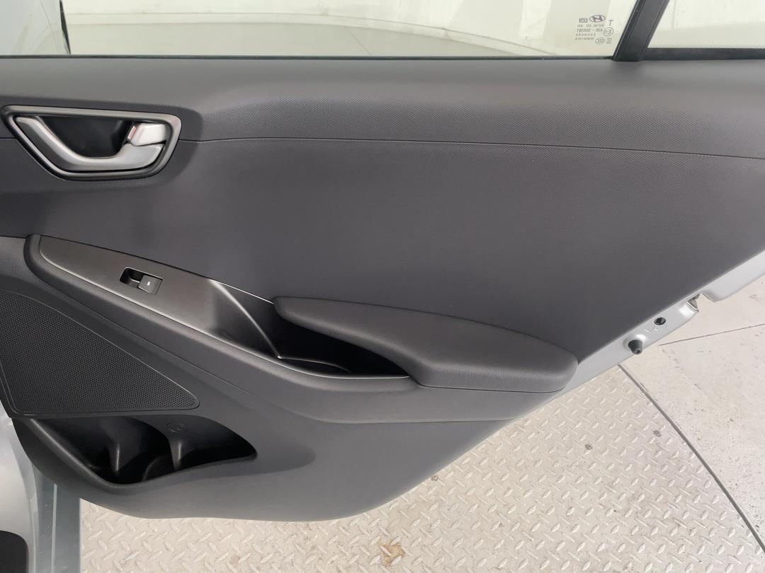 Photo '19' of Hyundai Ioniq