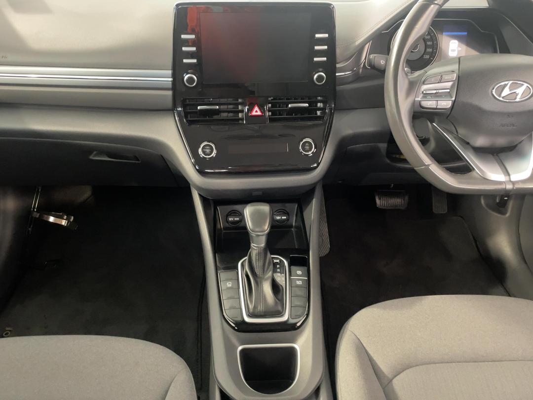 Photo '18' of Hyundai Ioniq