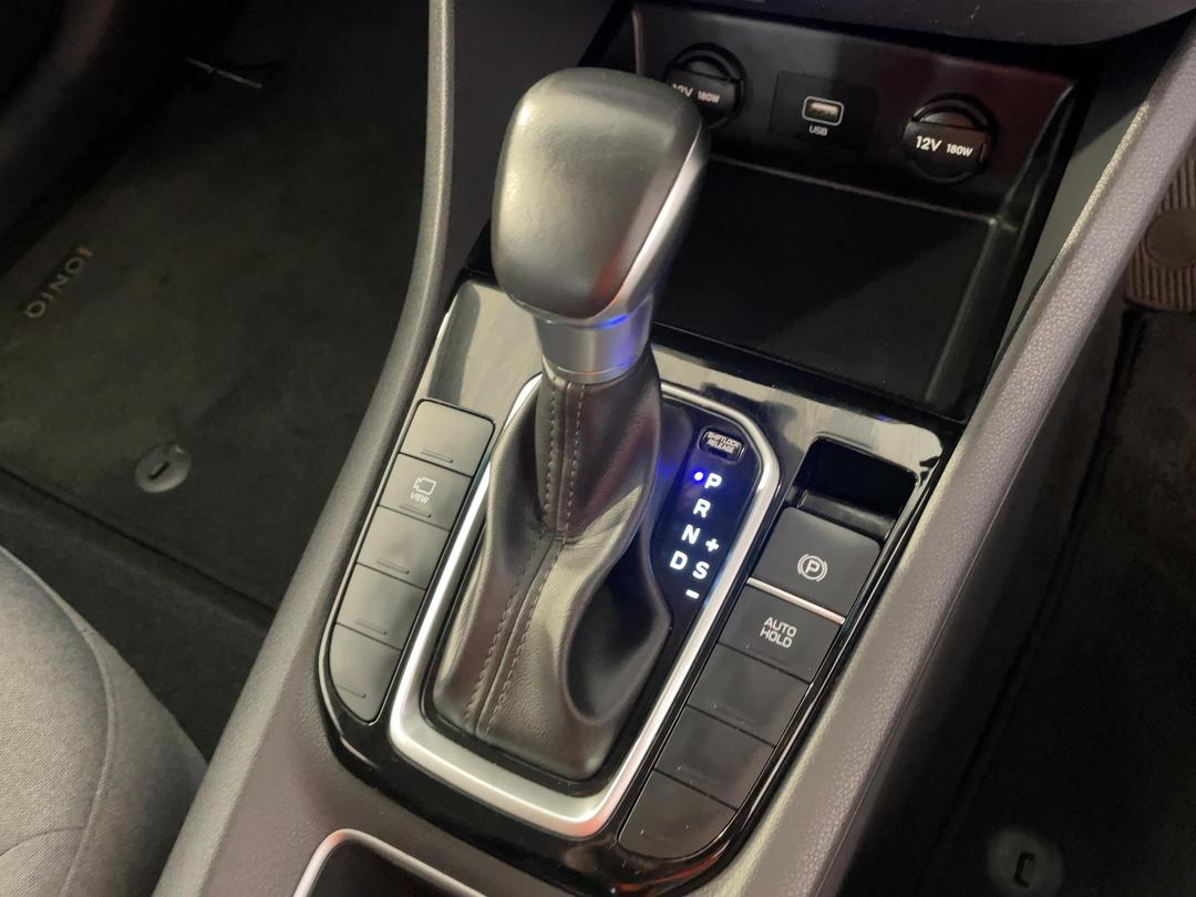 Photo '32' of Hyundai Ioniq