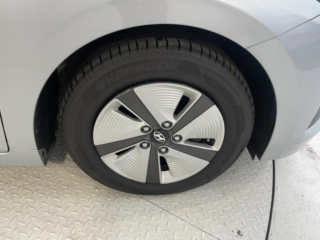 Photo '9' of Hyundai Ioniq