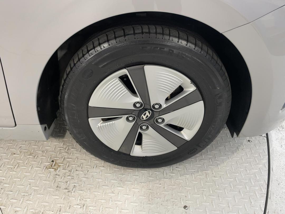 Photo '9' of Hyundai Ioniq