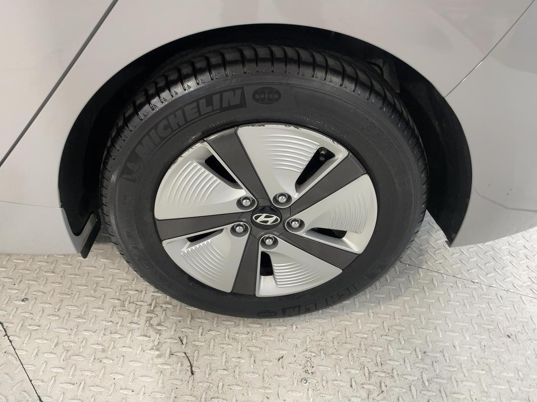 Photo '11' of Hyundai Ioniq