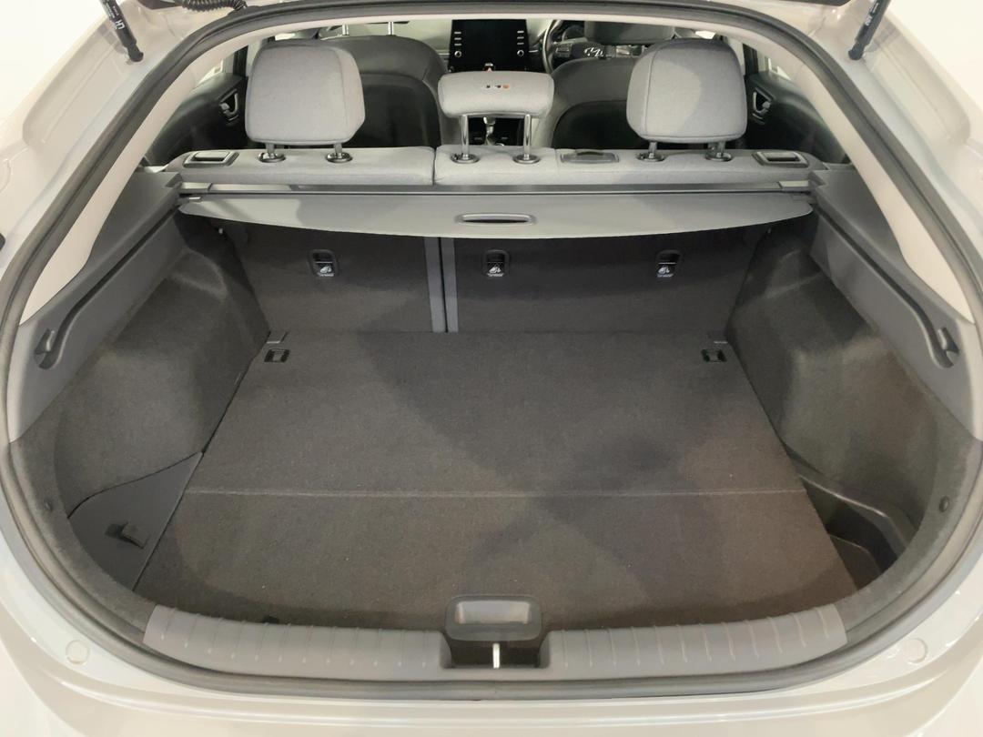 Photo '14' of Hyundai Ioniq