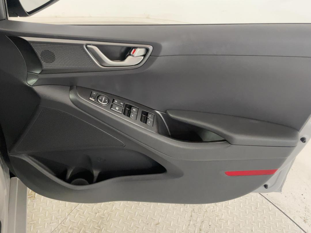 Photo '15' of Hyundai Ioniq