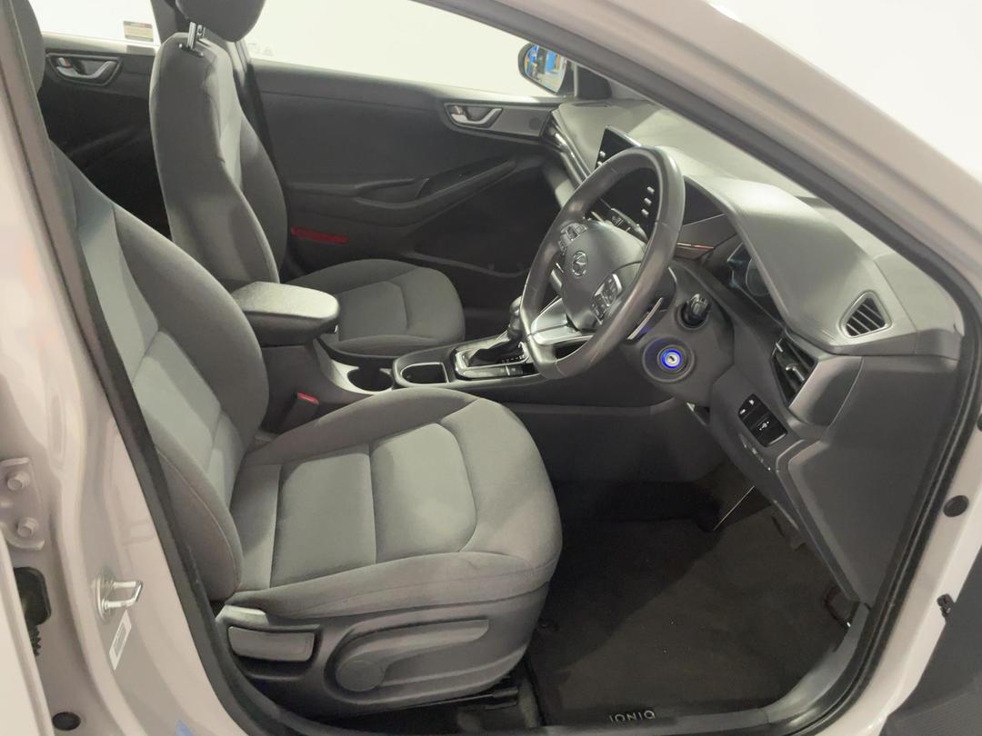 Photo '16' of Hyundai Ioniq