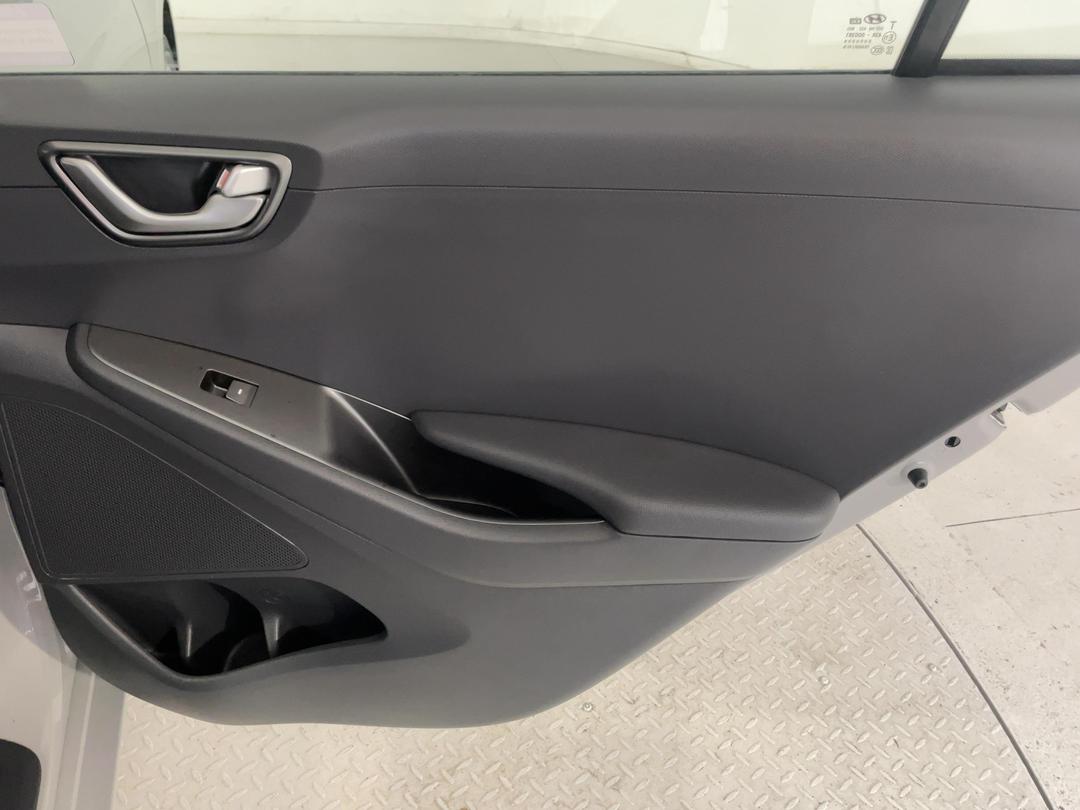 Photo '19' of Hyundai Ioniq