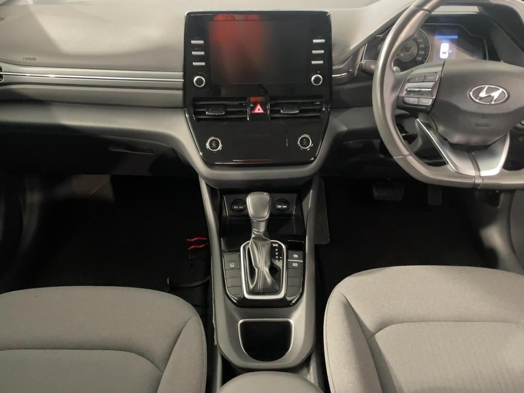 Photo '18' of Hyundai Ioniq