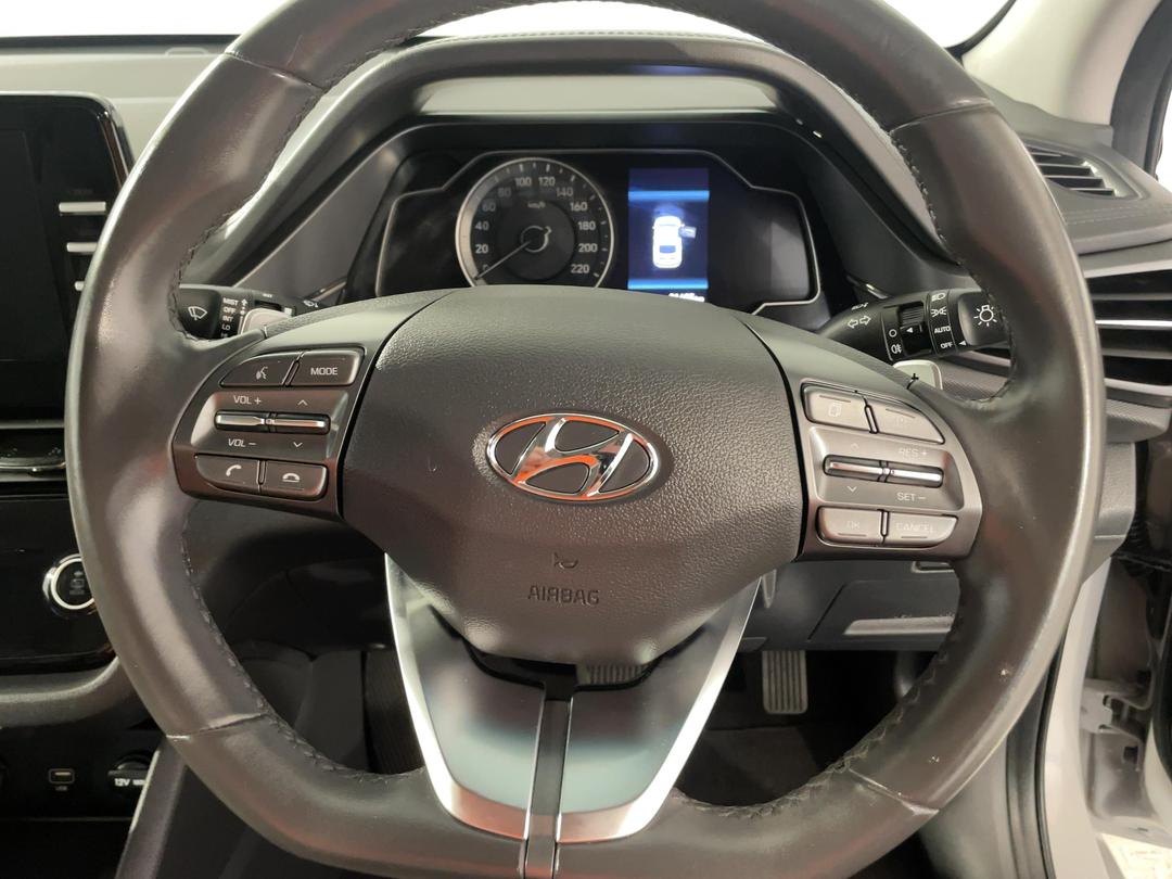 Photo '28' of Hyundai Ioniq