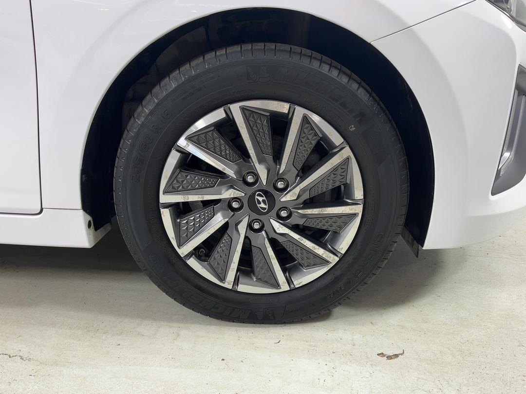 Photo '9' of Hyundai Ioniq
