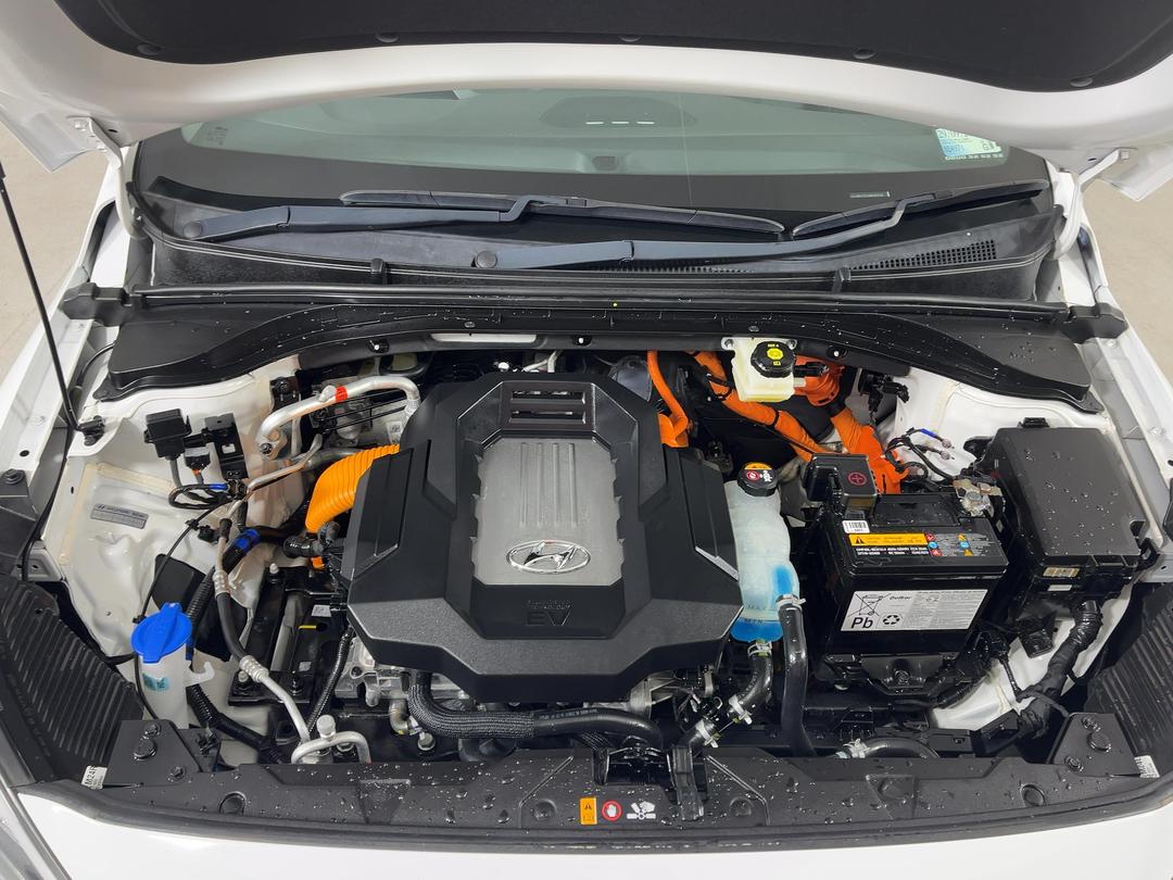 Photo '13' of Hyundai Ioniq