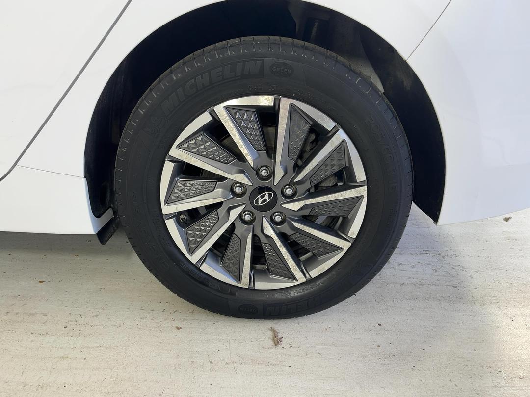 Photo '11' of Hyundai Ioniq