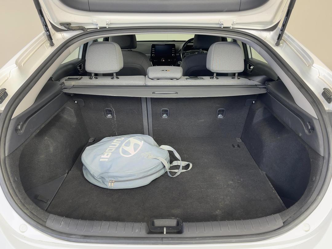 Photo '14' of Hyundai Ioniq