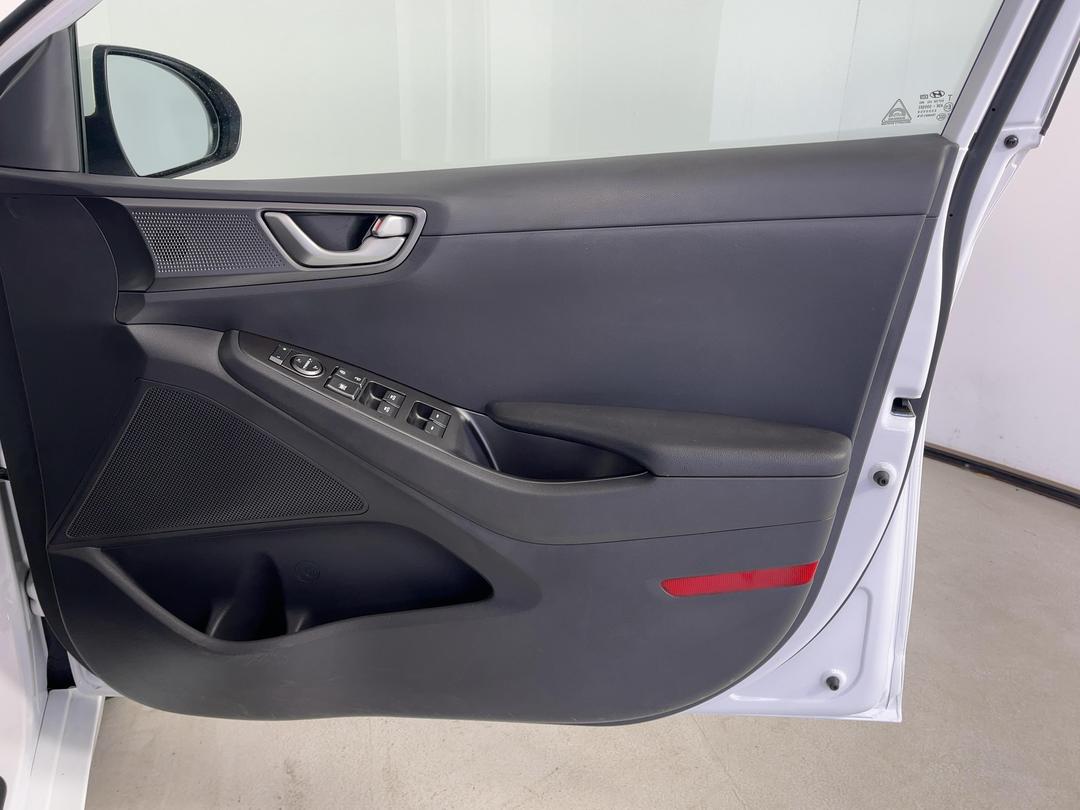 Photo '15' of Hyundai Ioniq