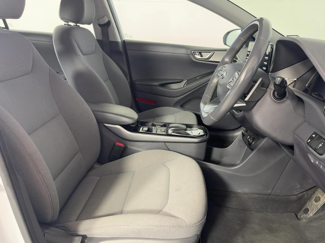 Photo '16' of Hyundai Ioniq