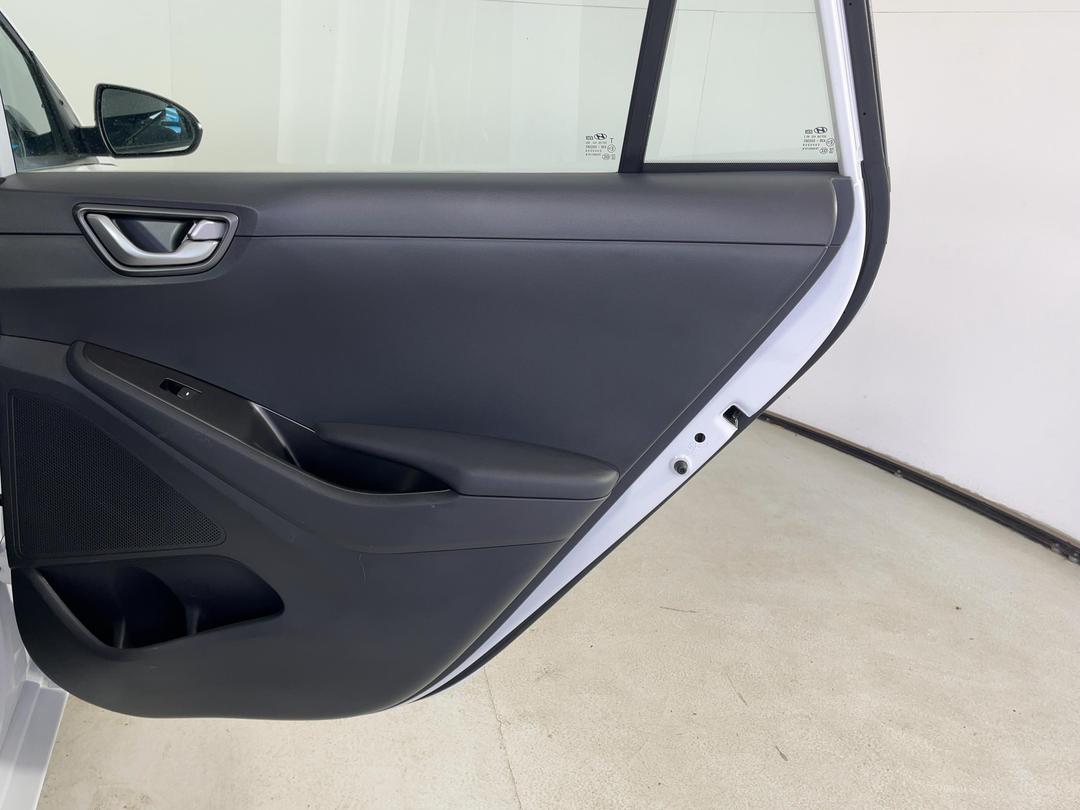 Photo '19' of Hyundai Ioniq