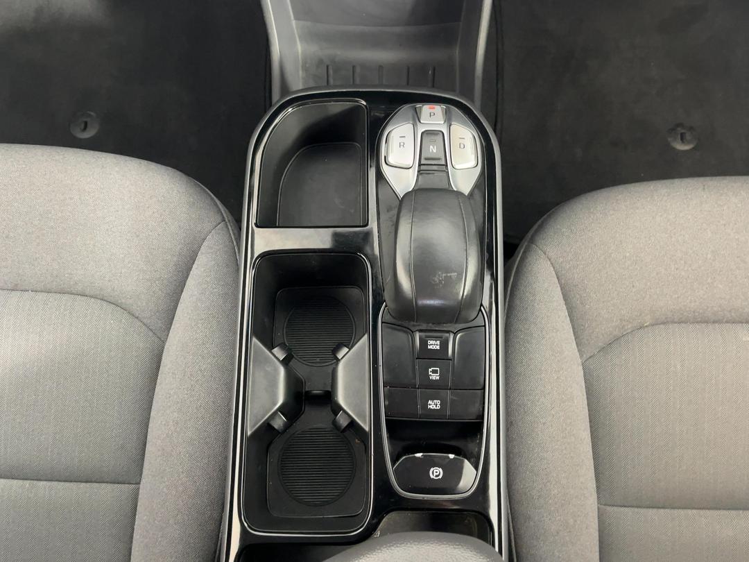 Photo '18' of Hyundai Ioniq