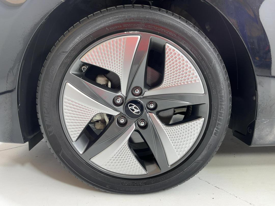 Photo '10' of Hyundai Ioniq