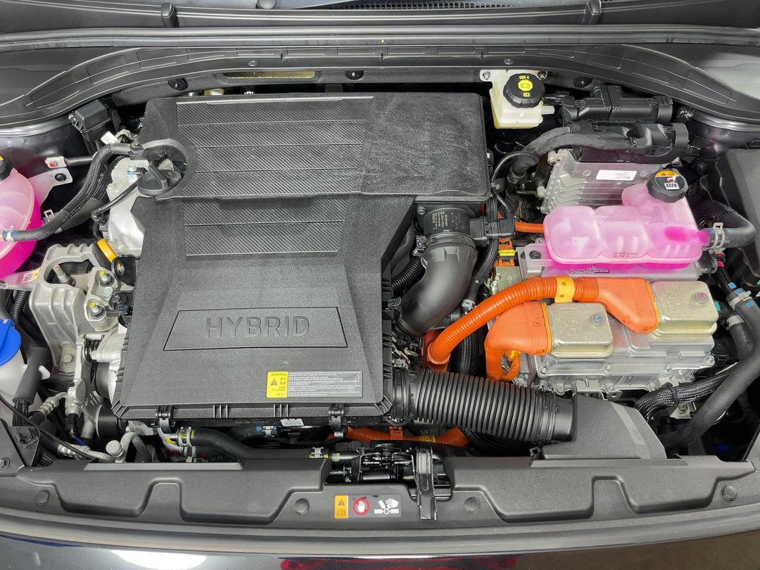 Photo '13' of Hyundai Ioniq