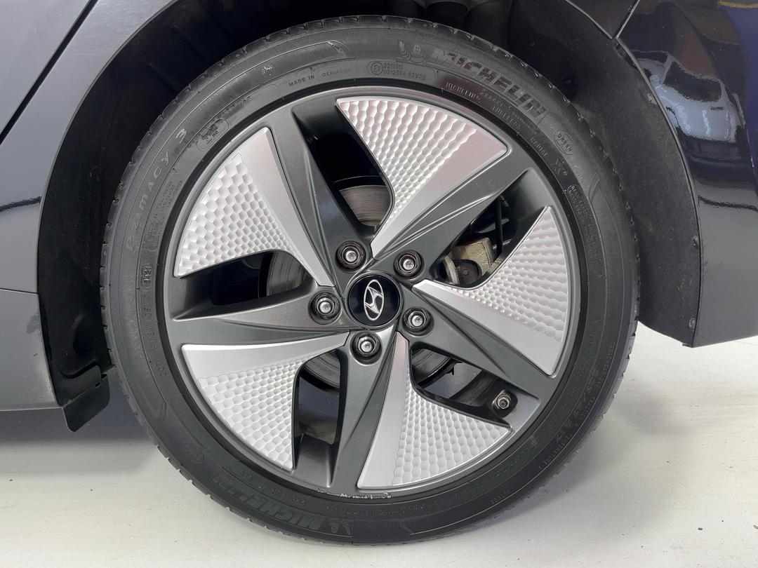 Photo '11' of Hyundai Ioniq